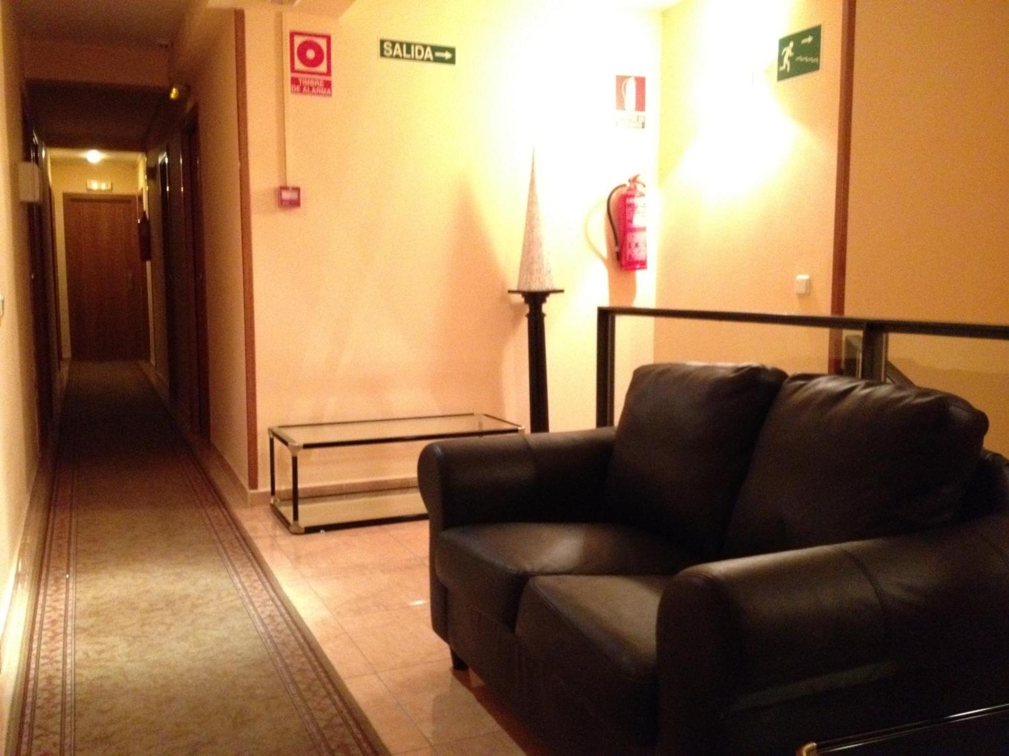 Hostal Aeropuerto Madri Exterior foto